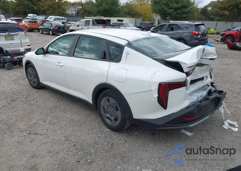 2025 Kia K4 Lx из США, поврежденный, VIN 3KPFT4DE5SE035898